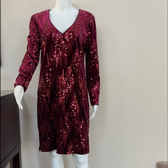 Gorgeous Alexia Admor Red Sequin Dress - Picture 1 of 6